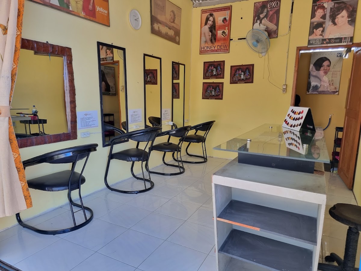 Putri Desa Beauty Salon