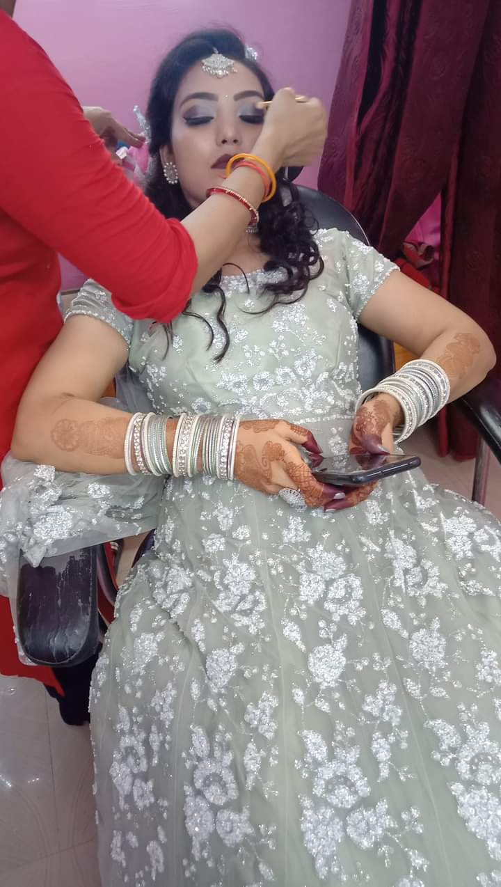 Anamika Beauty Parlour