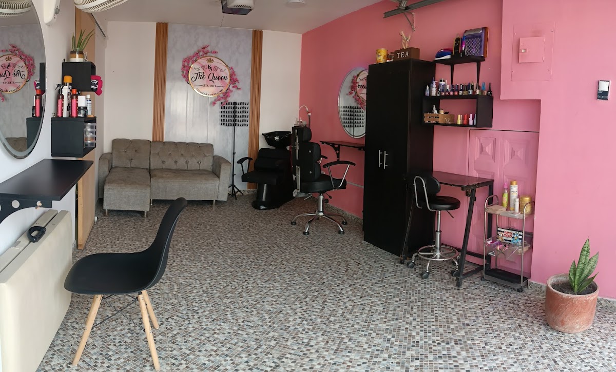 The Queen Studio