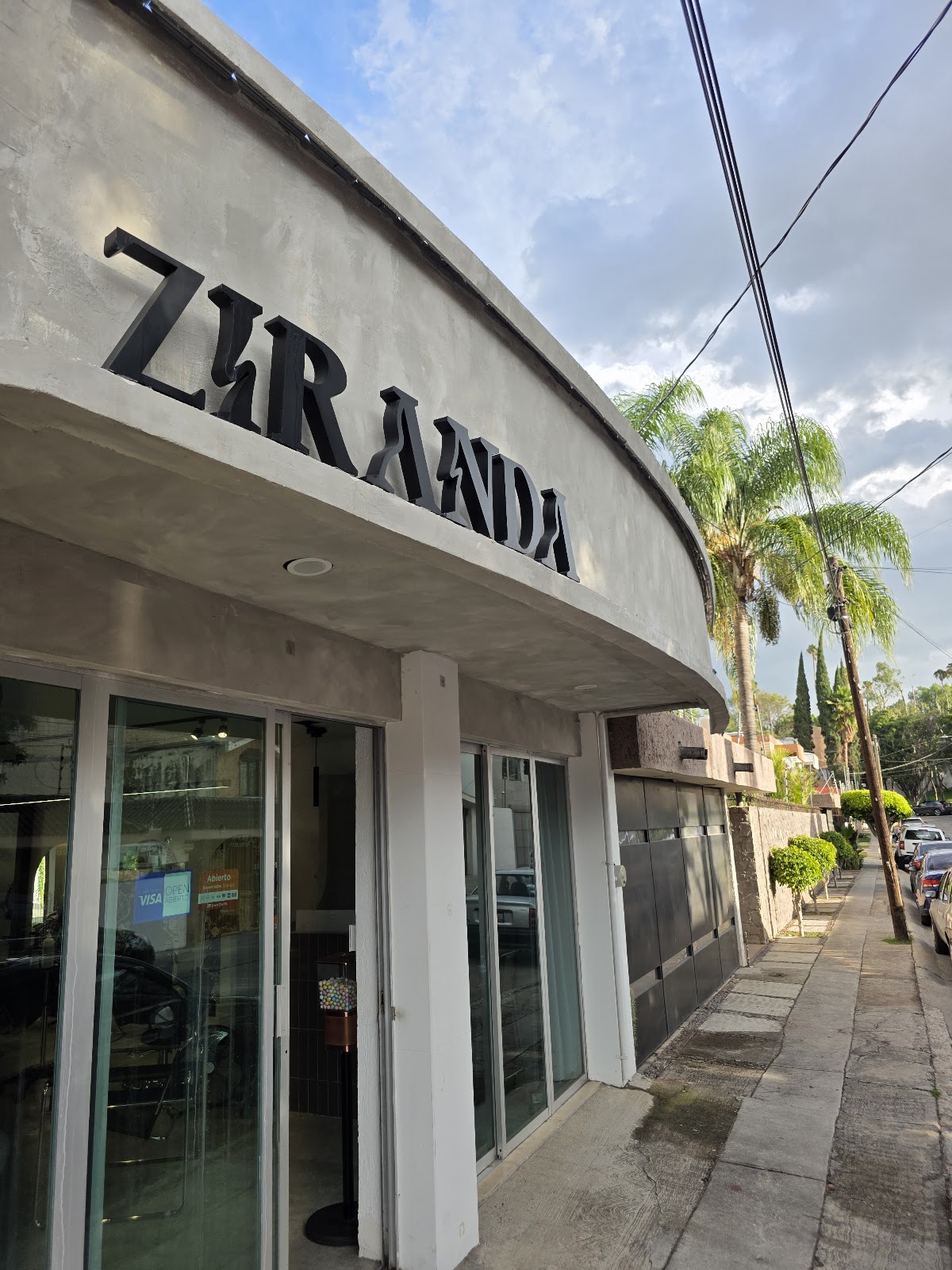 Ziranda Salon