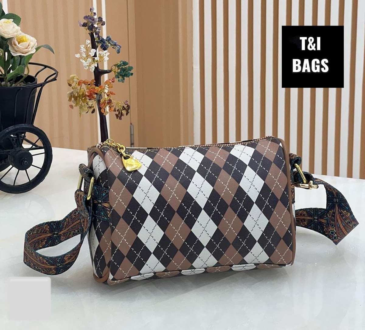 Pink Lady Cosmetics and Bags Batamaloo