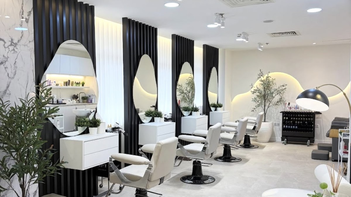 OFF WHITE Salon & Spa