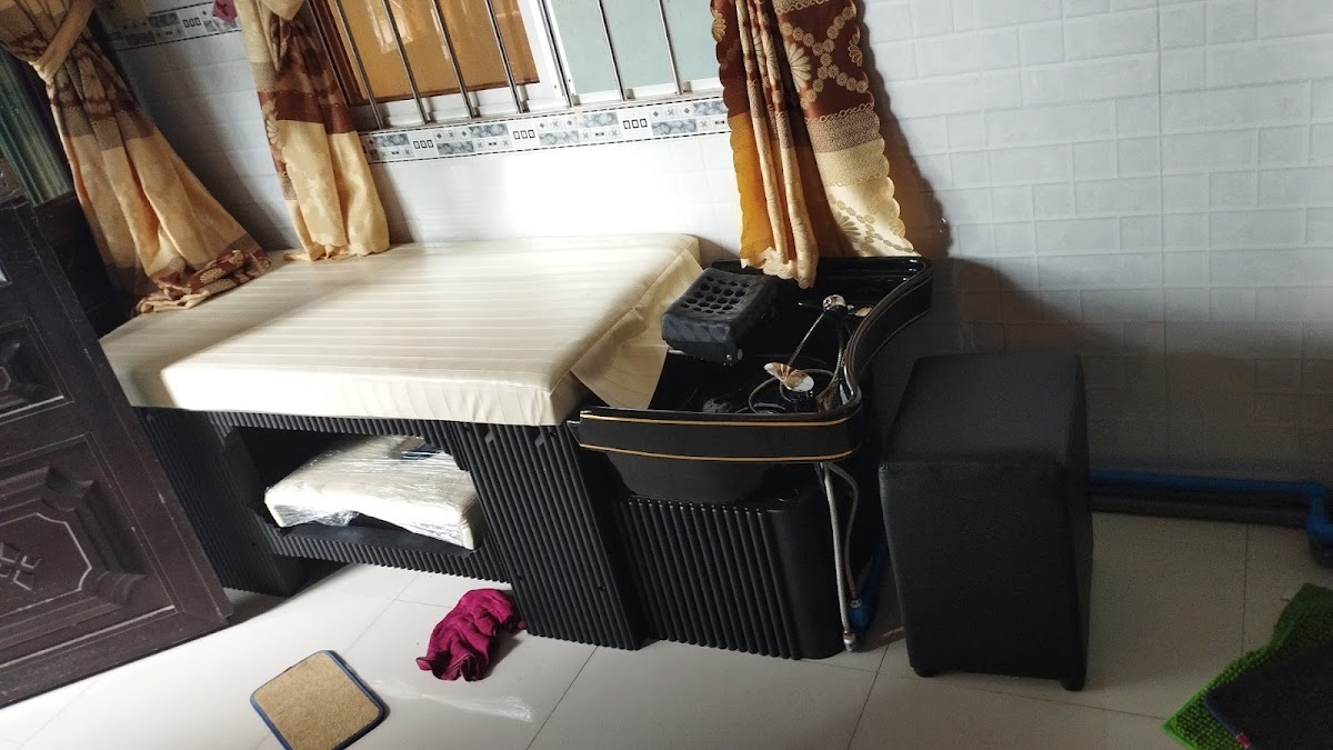 Tuyet Lan Chuyen Goi Dau Massage Mat Trang Diem Hot Toc Nam