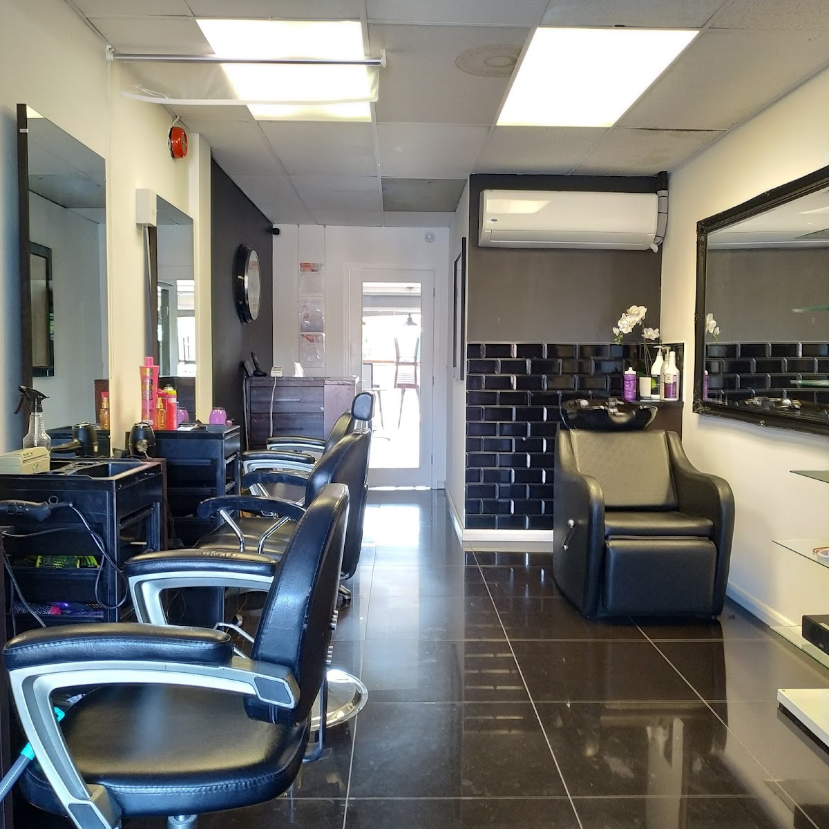 Roberta Scardua Hair & Beauty