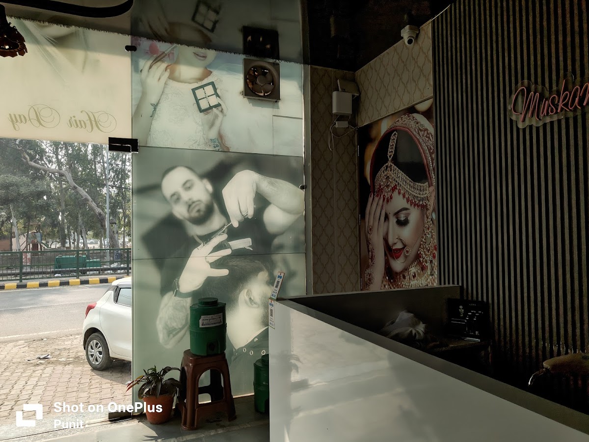 Muskan D3 Unisex Family Salon