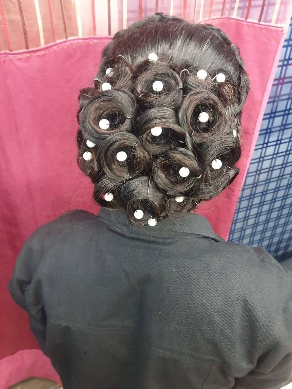 Rakhi Beauty parlour