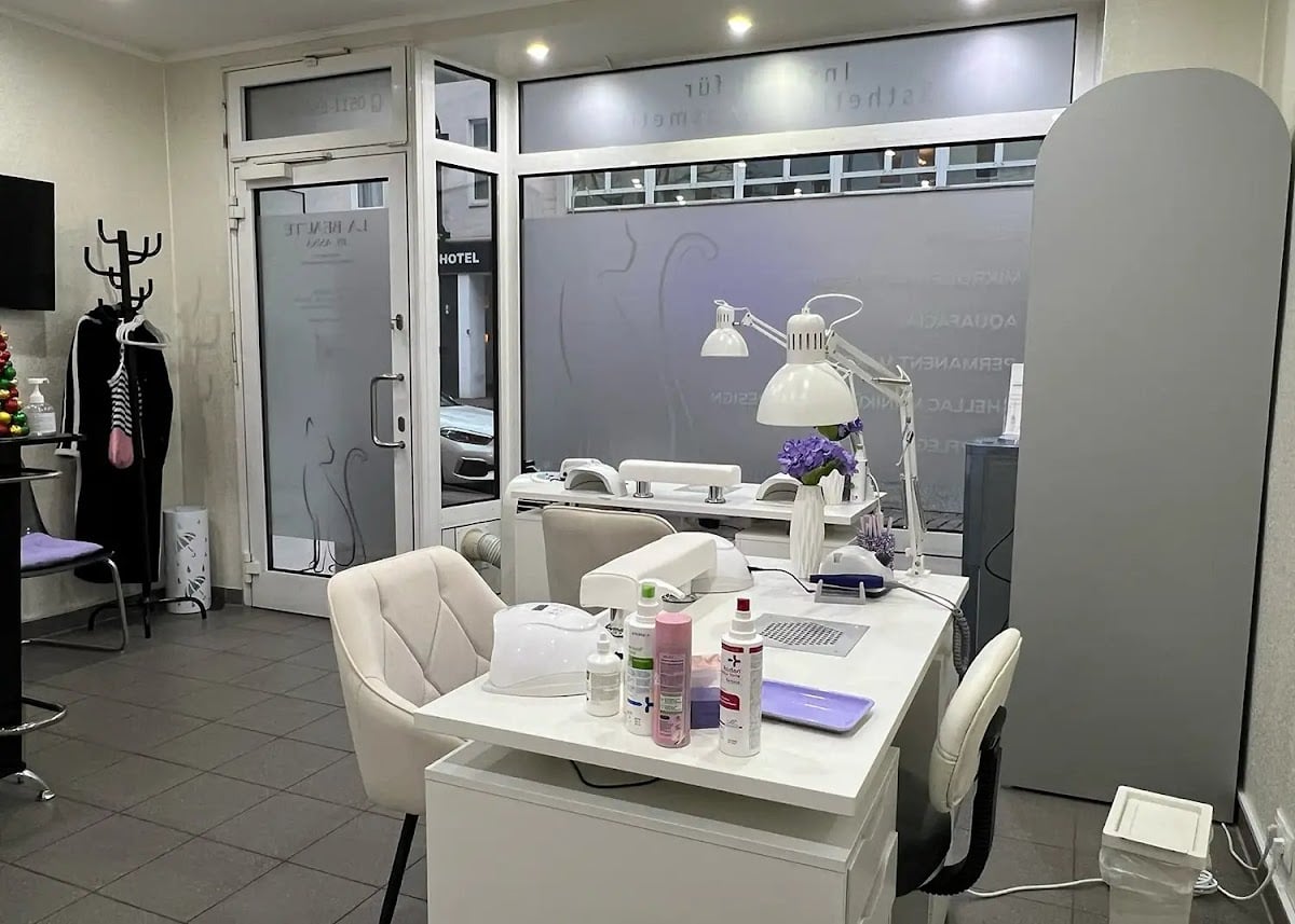 La Beaute' by Anna Institute of Aesthetic Cosmetic