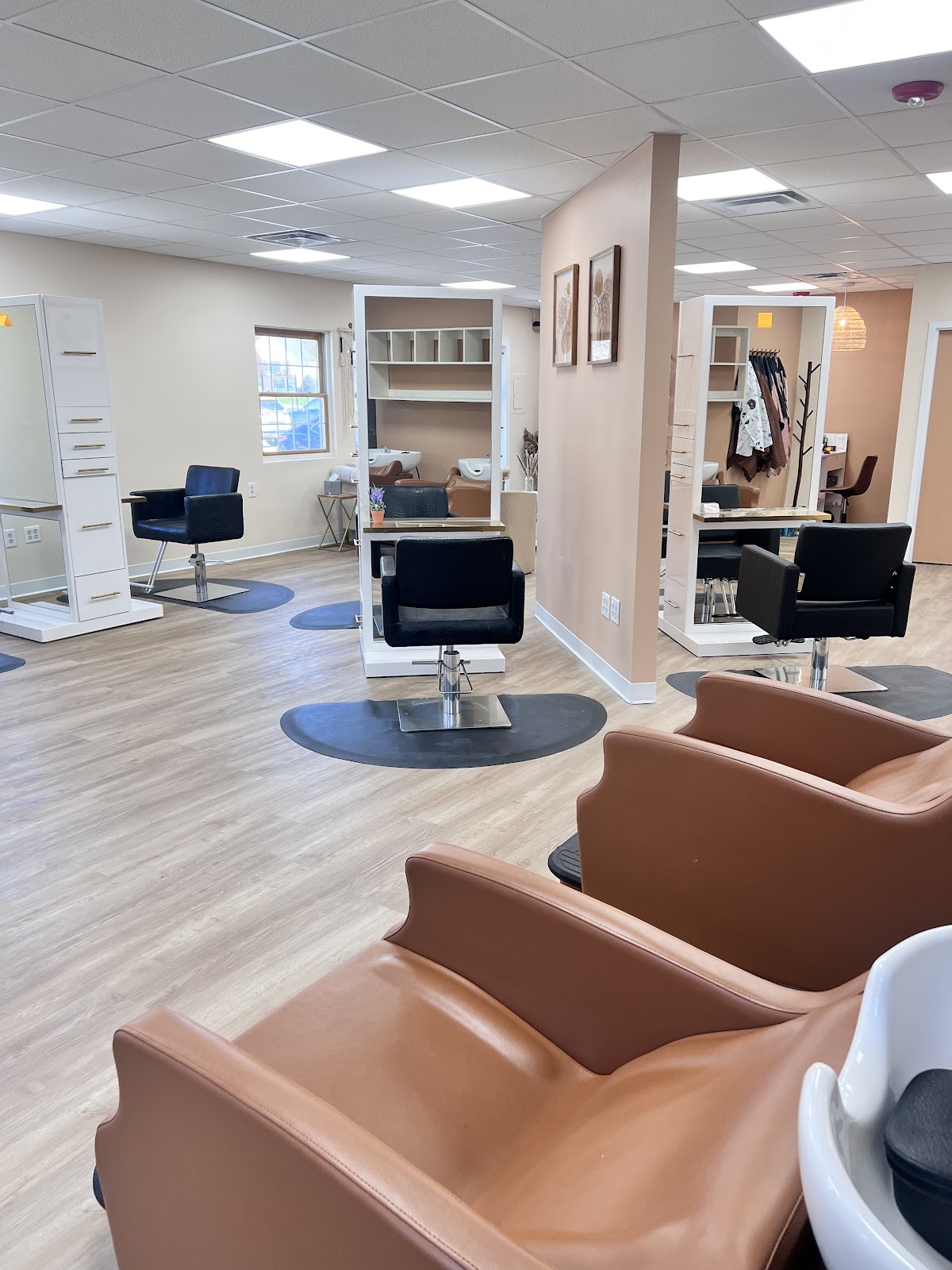 Lockstar Beauty Bar