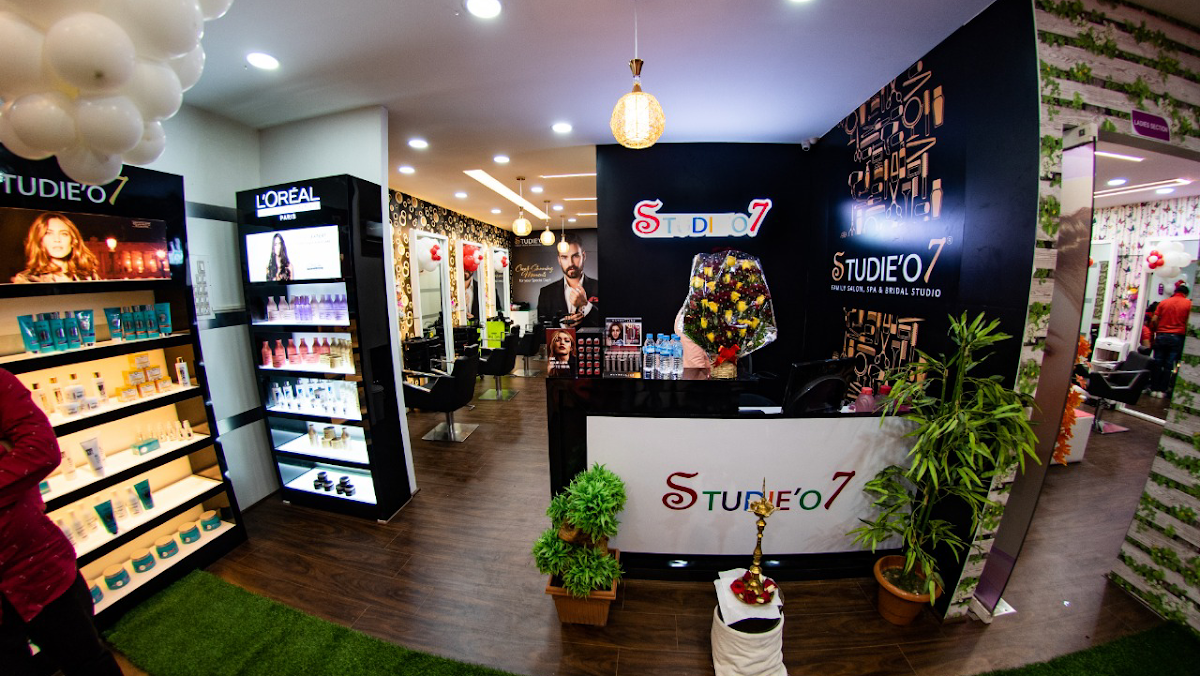 2Fold unisex salon & academy