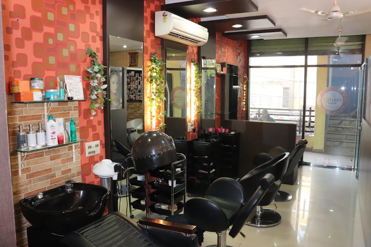 Perfect Makeovers - Spa, Salon & Studio
