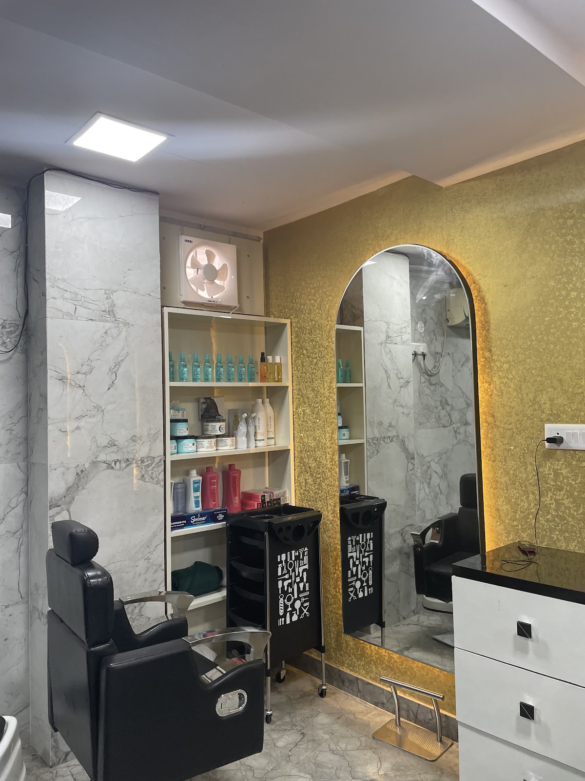Celebrity Makeup Studio & Unisex Salon