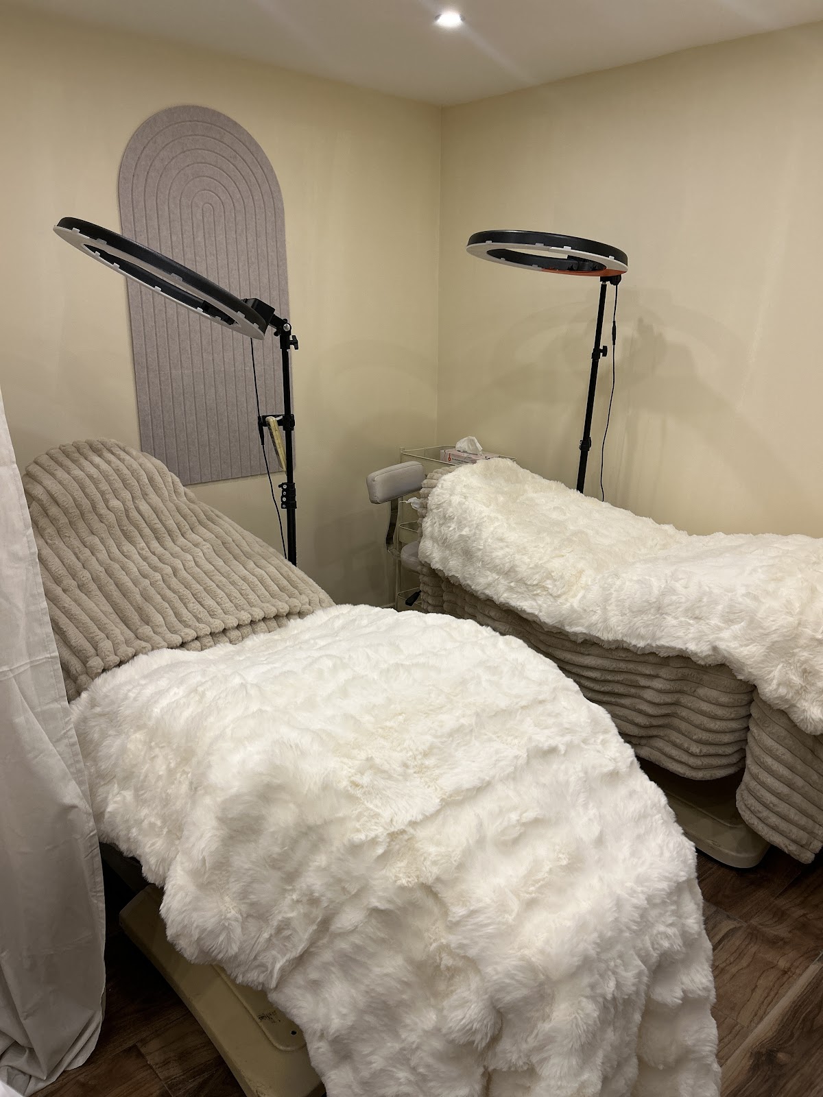 LUX BEAUTÉ PARIS 16