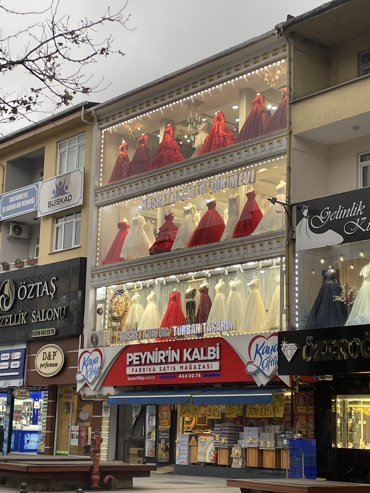 Hasret Alcellat Kuaför Ve Gelinlik Dikim Evi