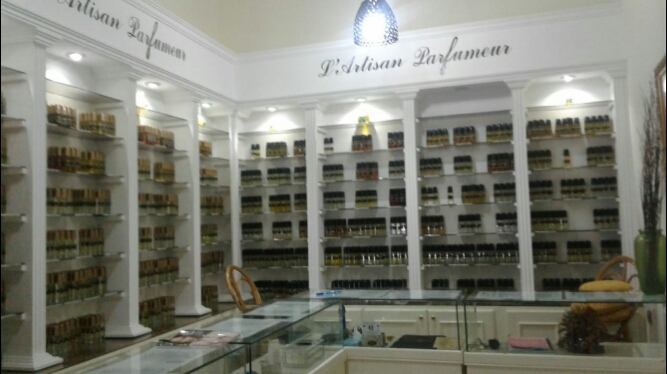 L'Artisan Parfumeur 49 Dhs