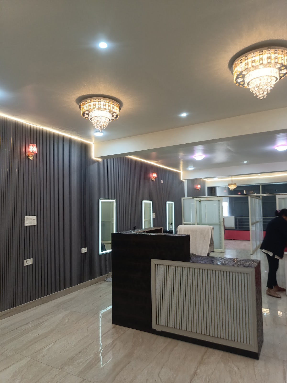 LIEF SALON &MAKE-UP STUDIO