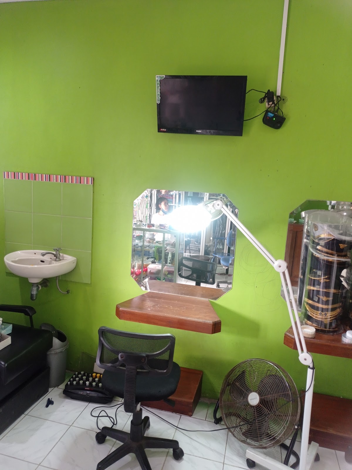 Tiya Salon