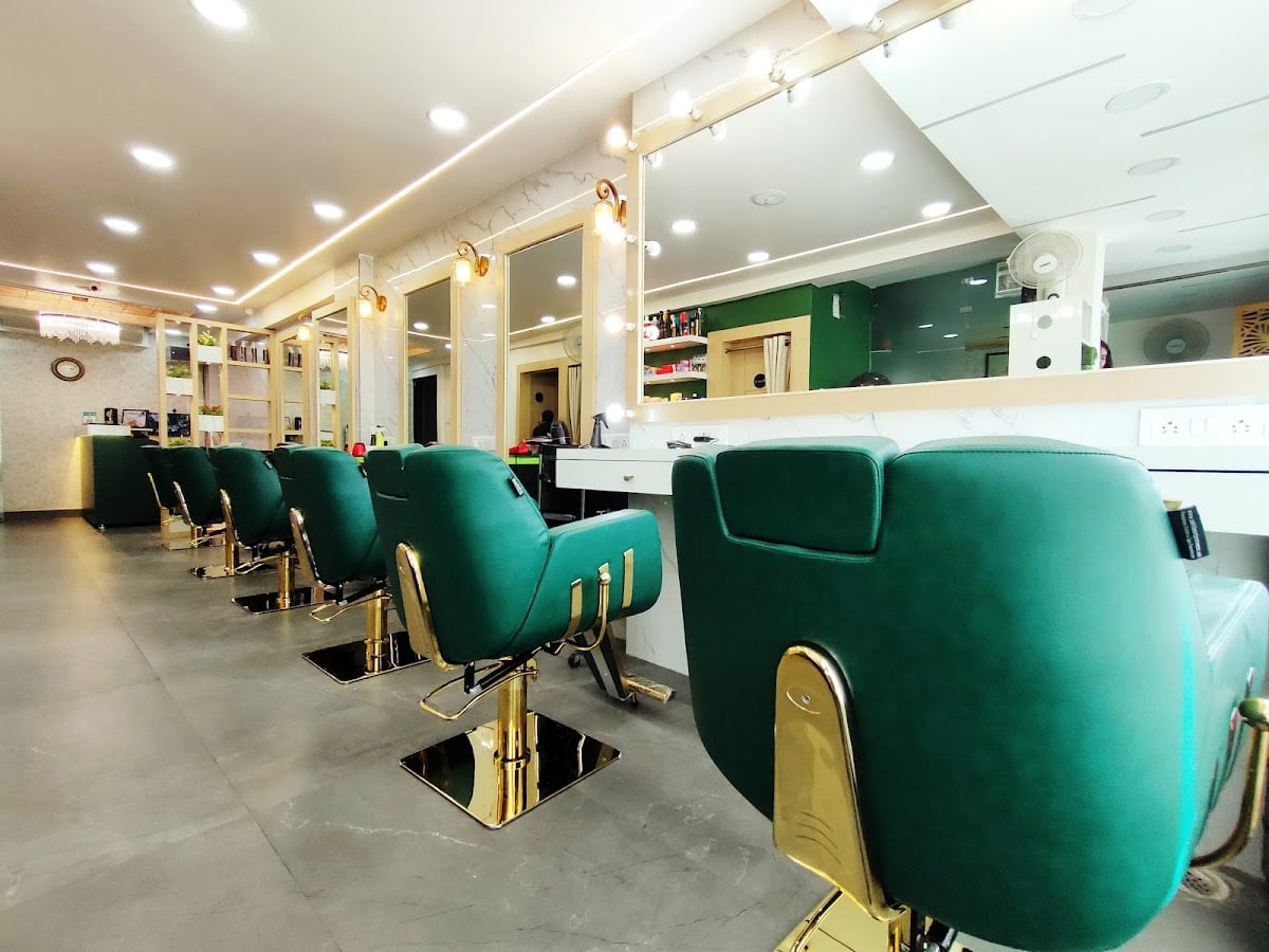 A Makeover Lounge Spa & Salon