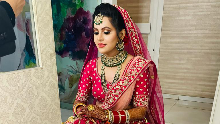 Meenu's Blushing Point Beauty Parlour