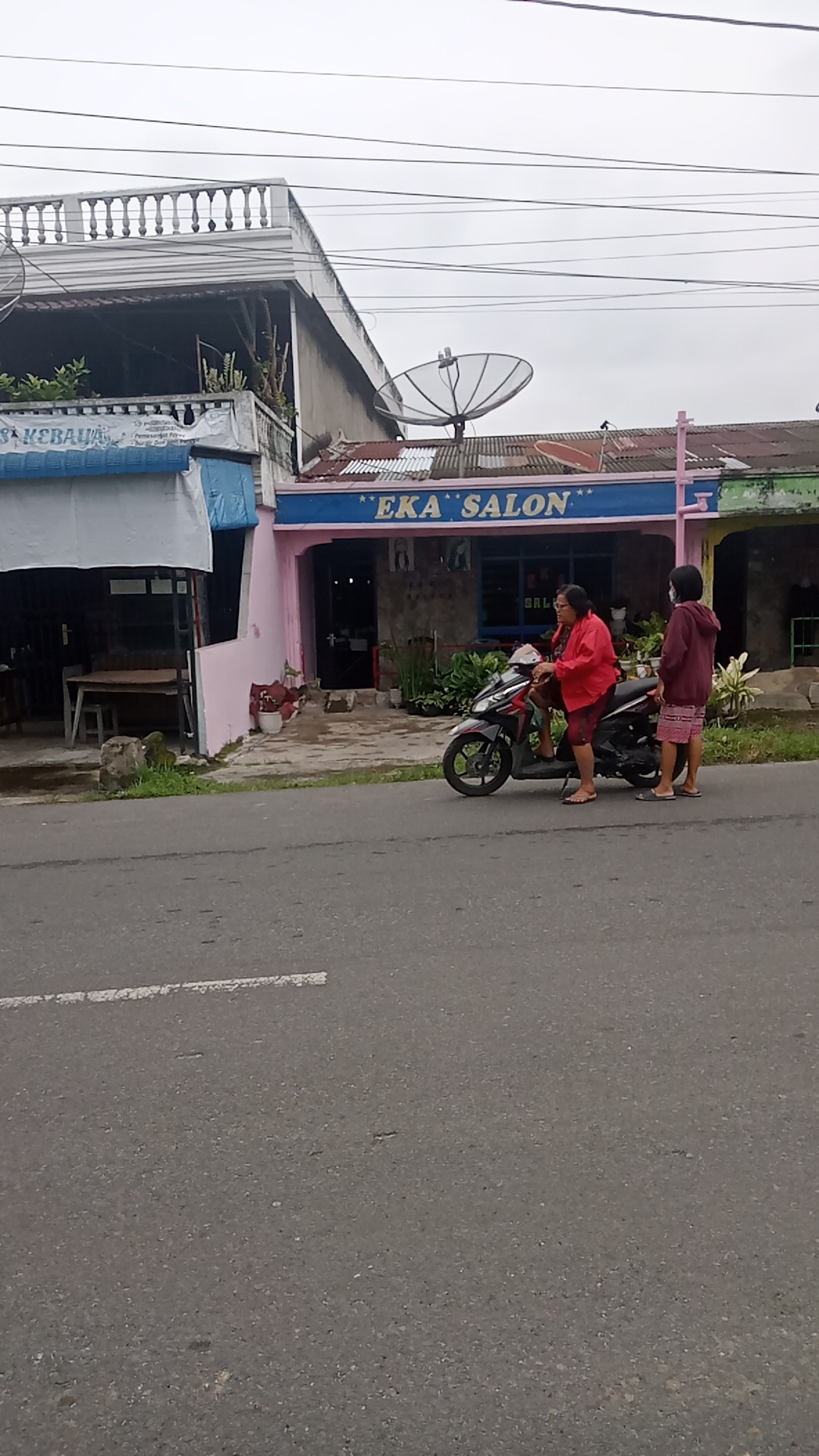 Salon Eka