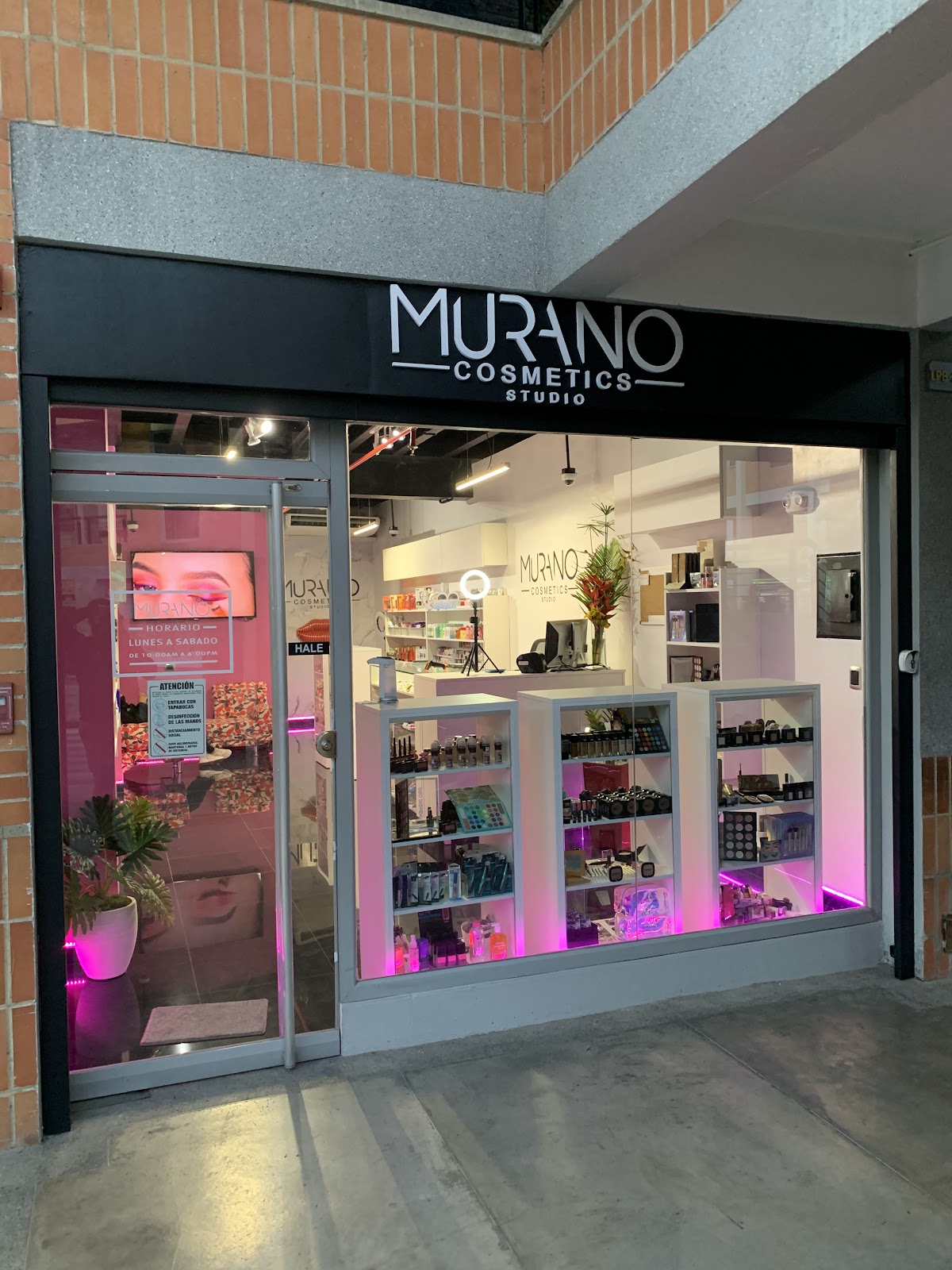 Murano Cosmetics Studio