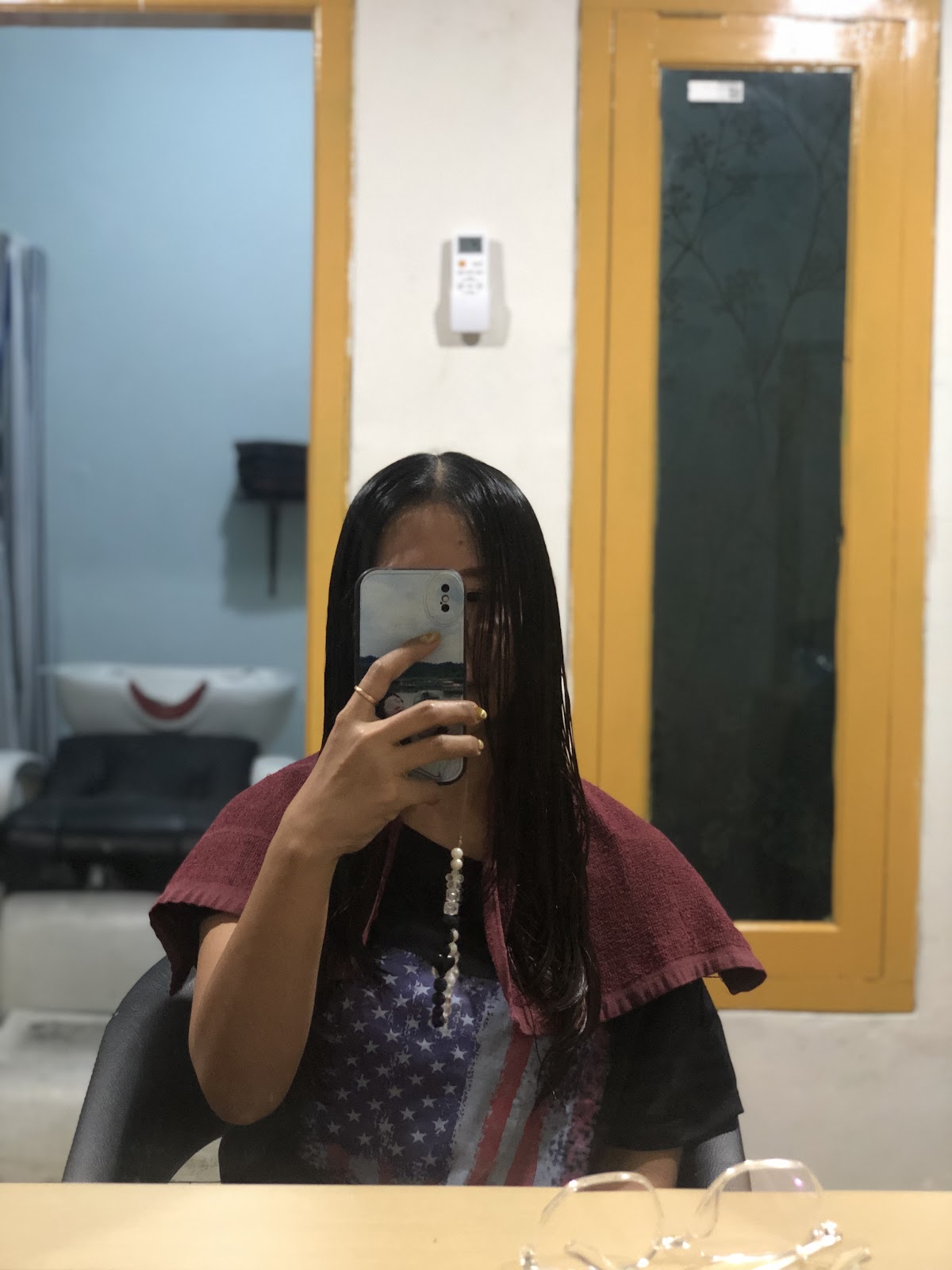 Salon Seventeen