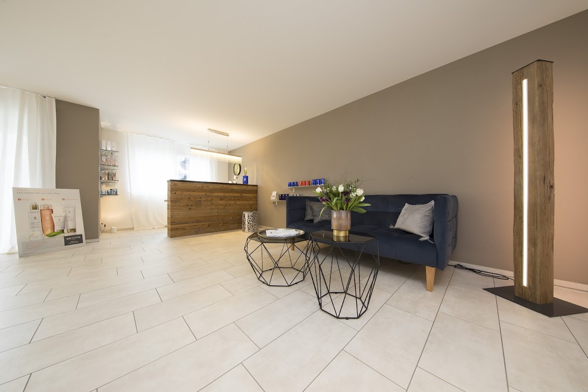 Calla Cosmetic & Massage