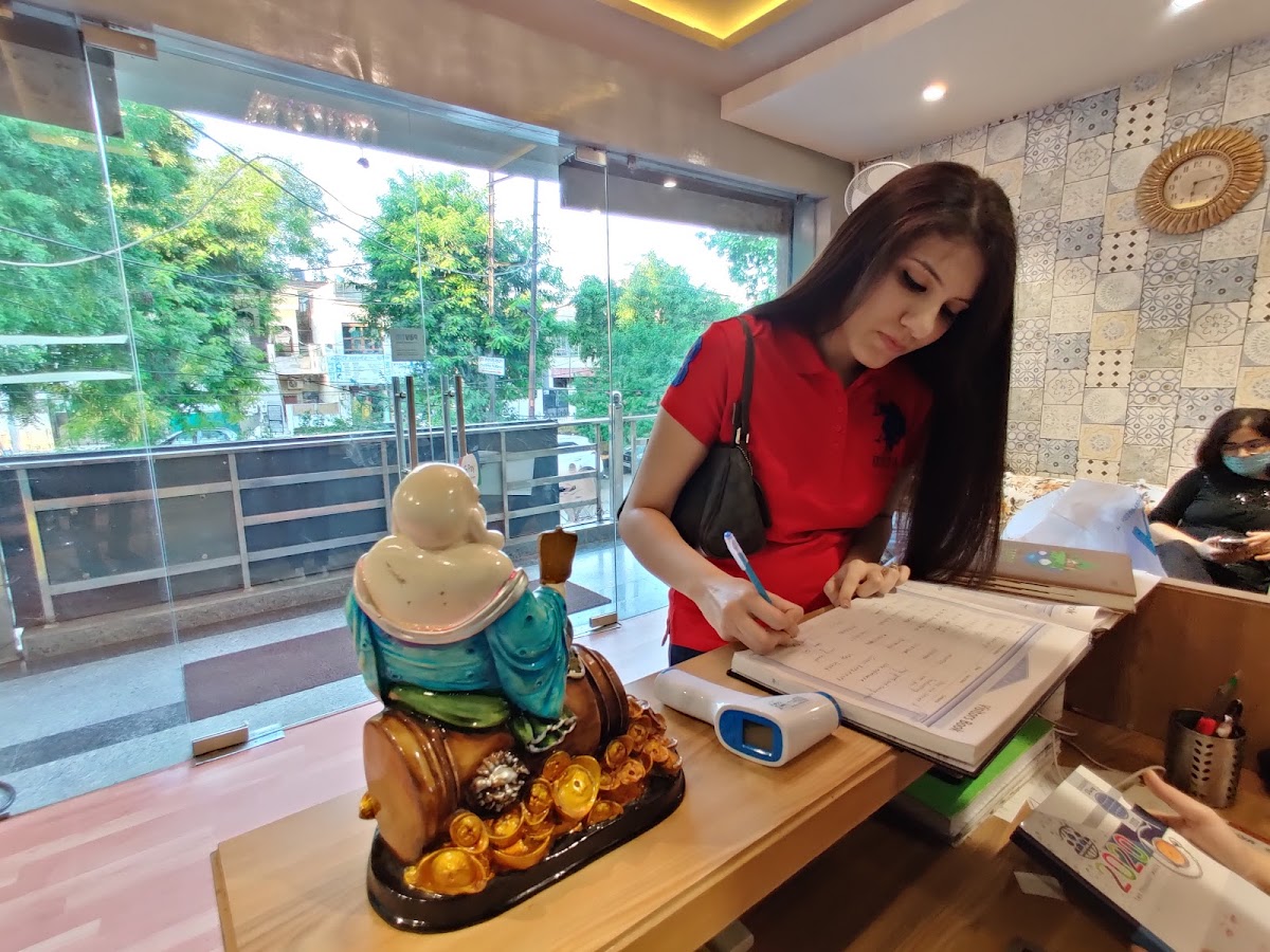 Swati Makeover Unisex Salon