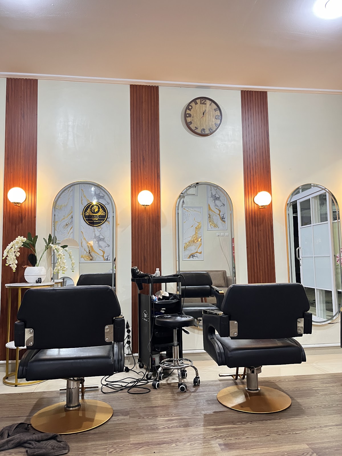 Zita Hair & Beauty Treatment