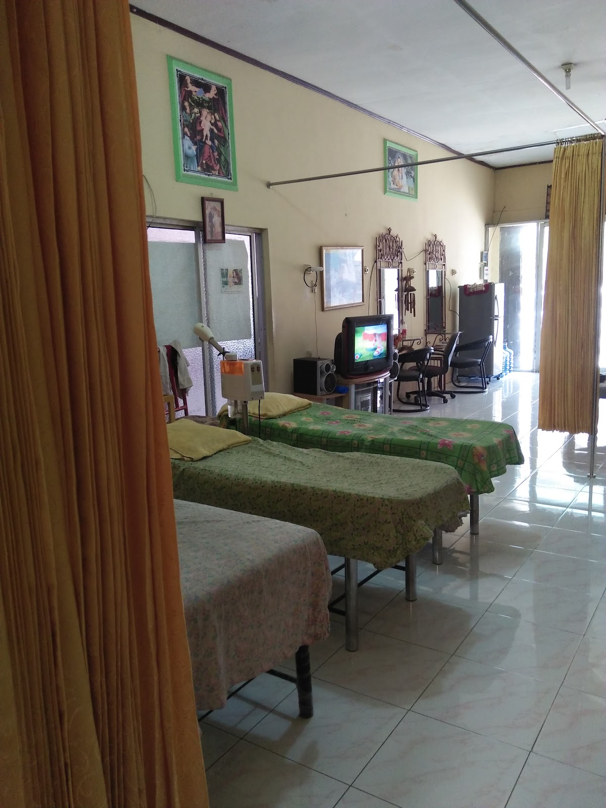 Petra Salon