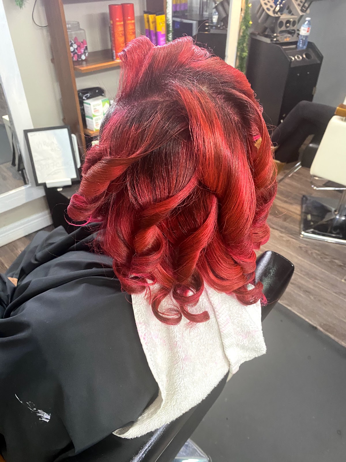 Kasnique Hair Studio