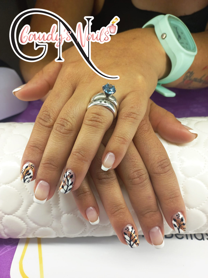 Gaudy's Nails