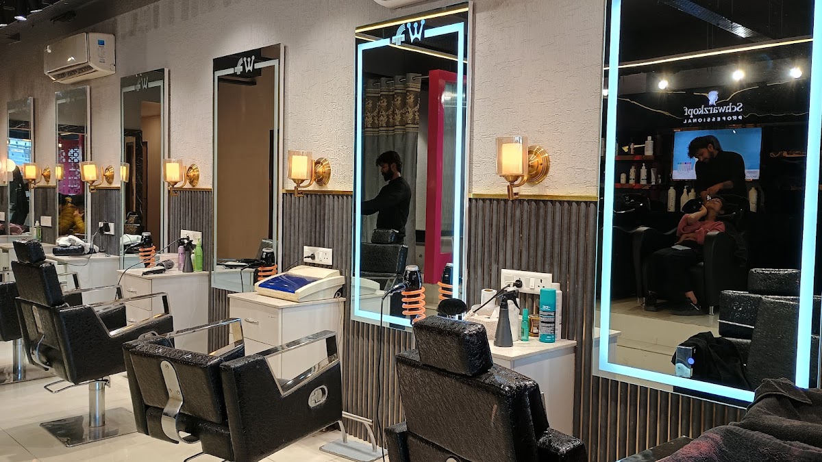 Fashion World Unisex Salon