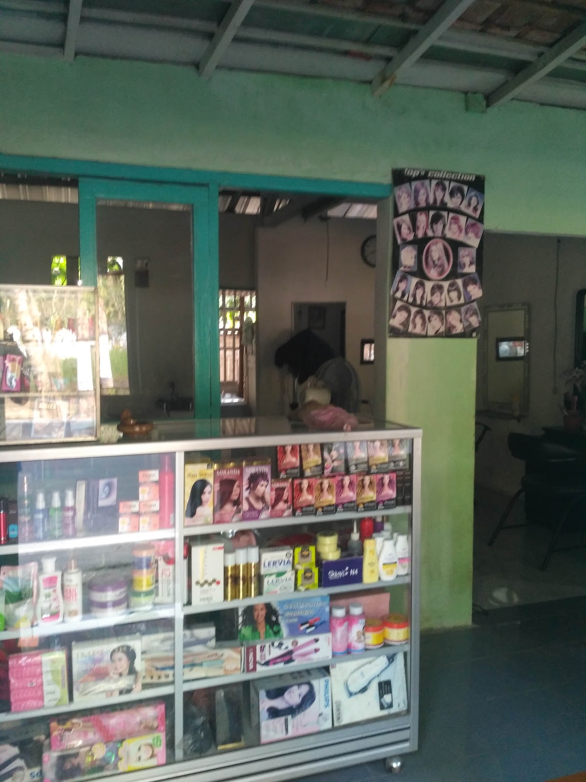 SALON IRA