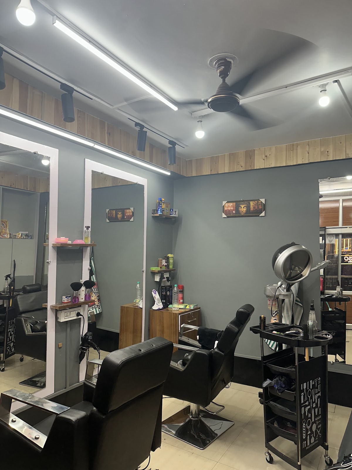 Az Studio Salon and tattoo
