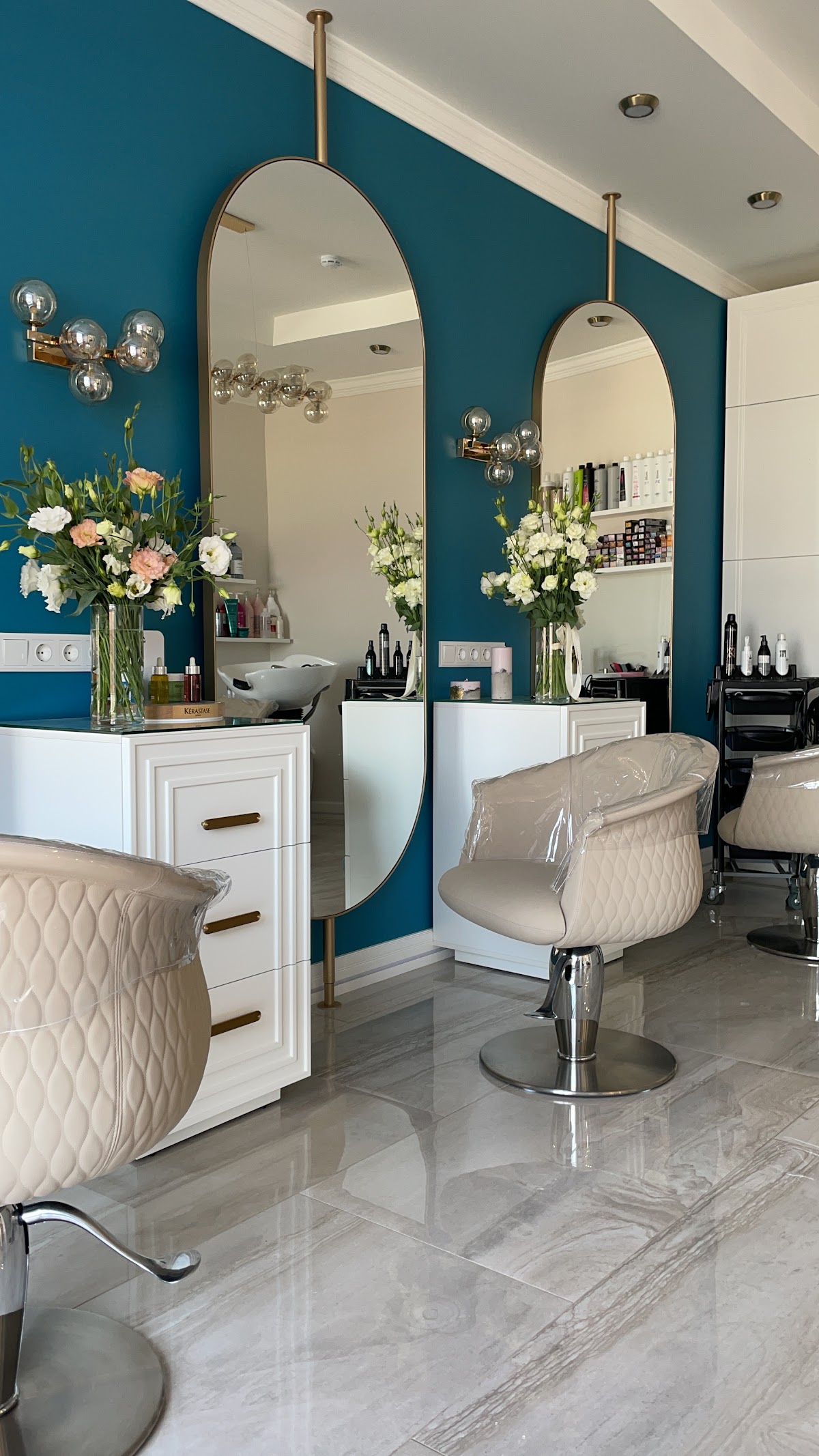 Glam beauty bar