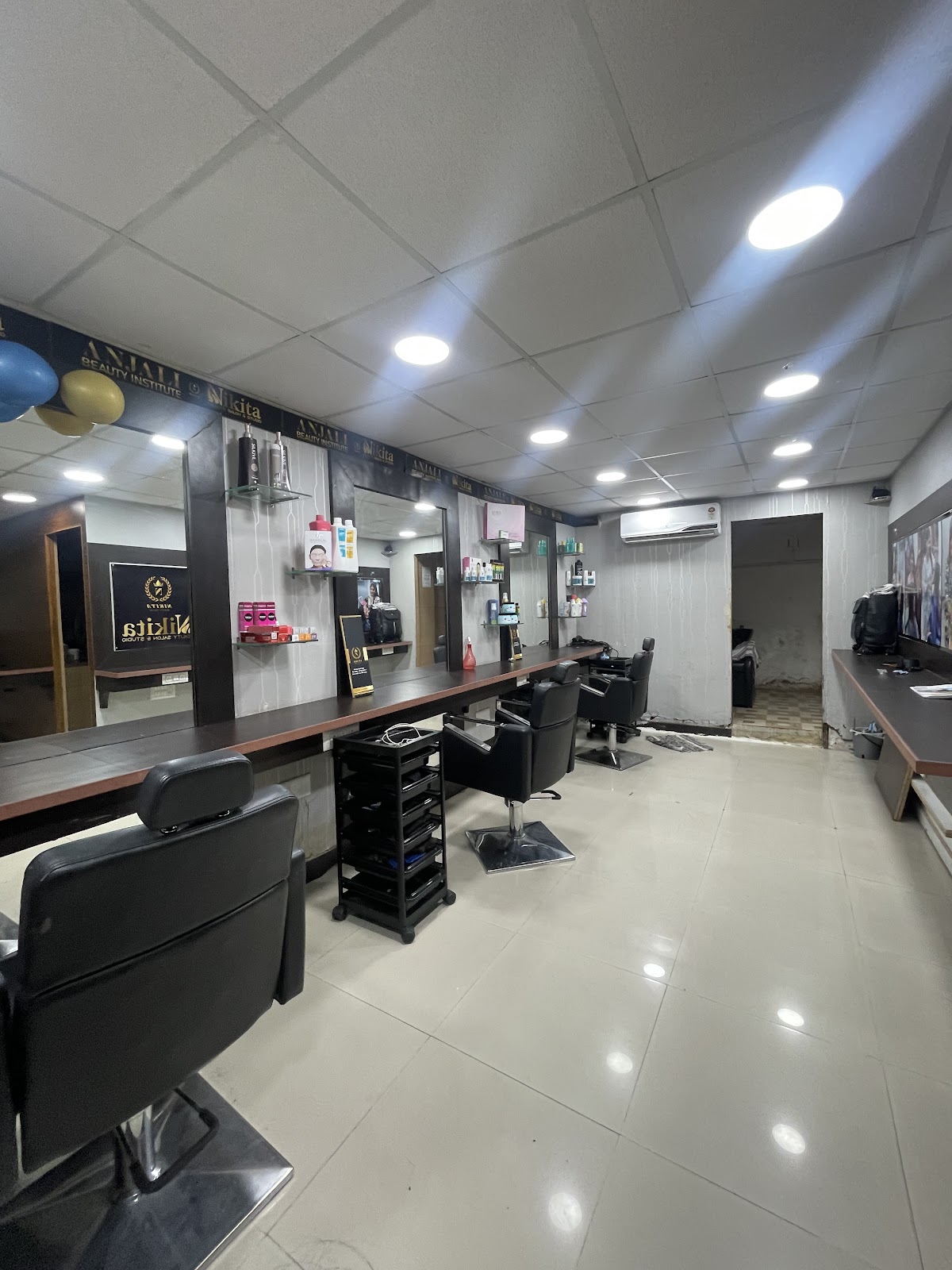 Nikita Beauty Salon and classes
