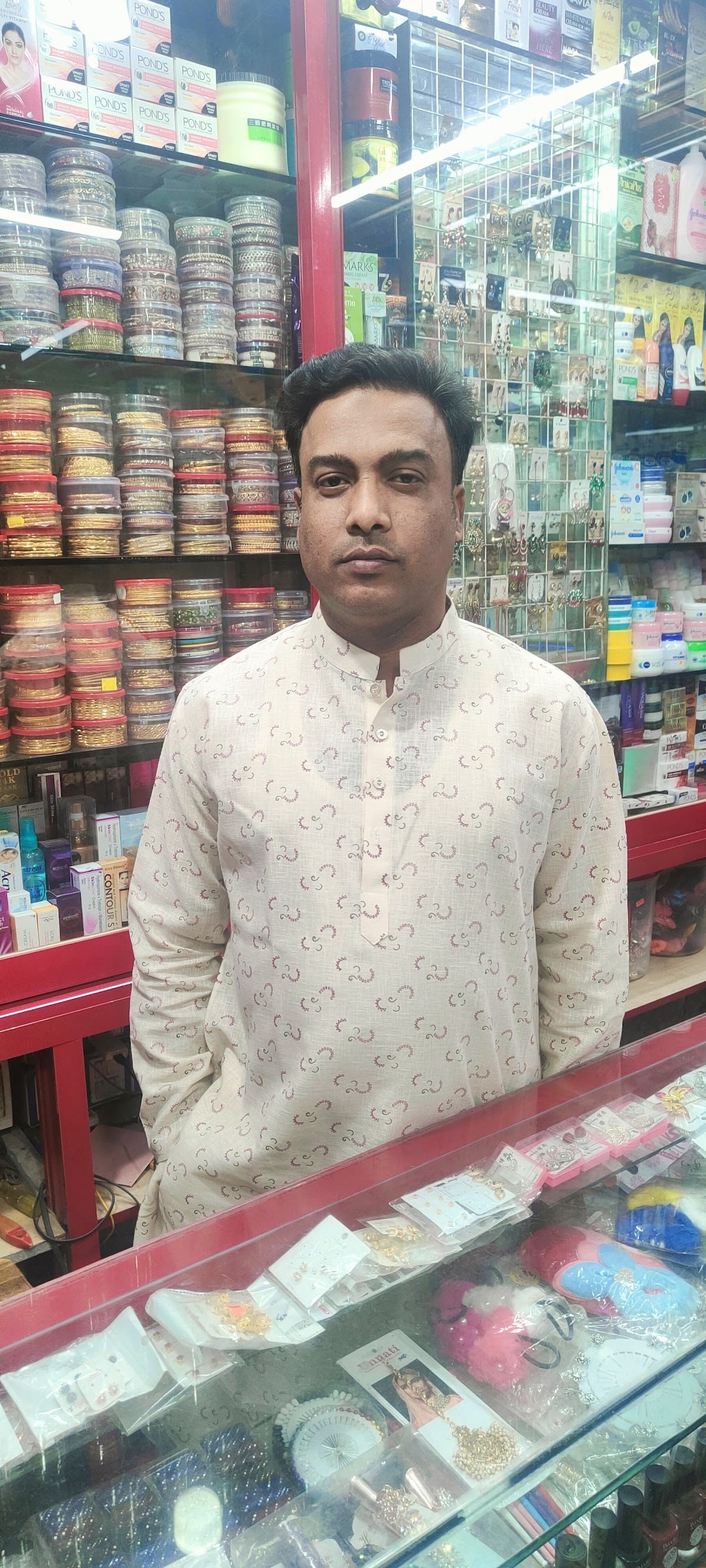 Logon Cosmetics O Gift Center