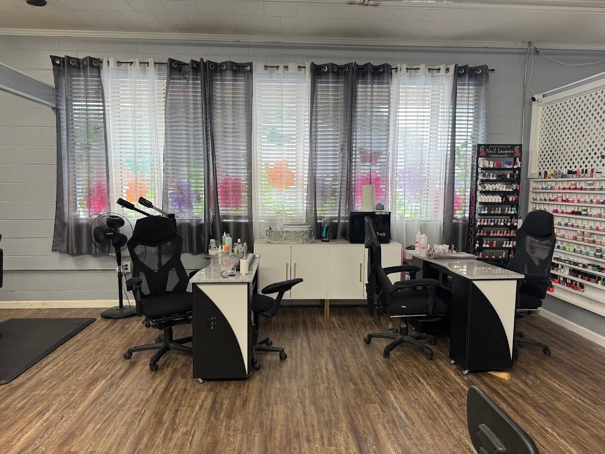 Head to Toe Salon & Therapeutic Massage