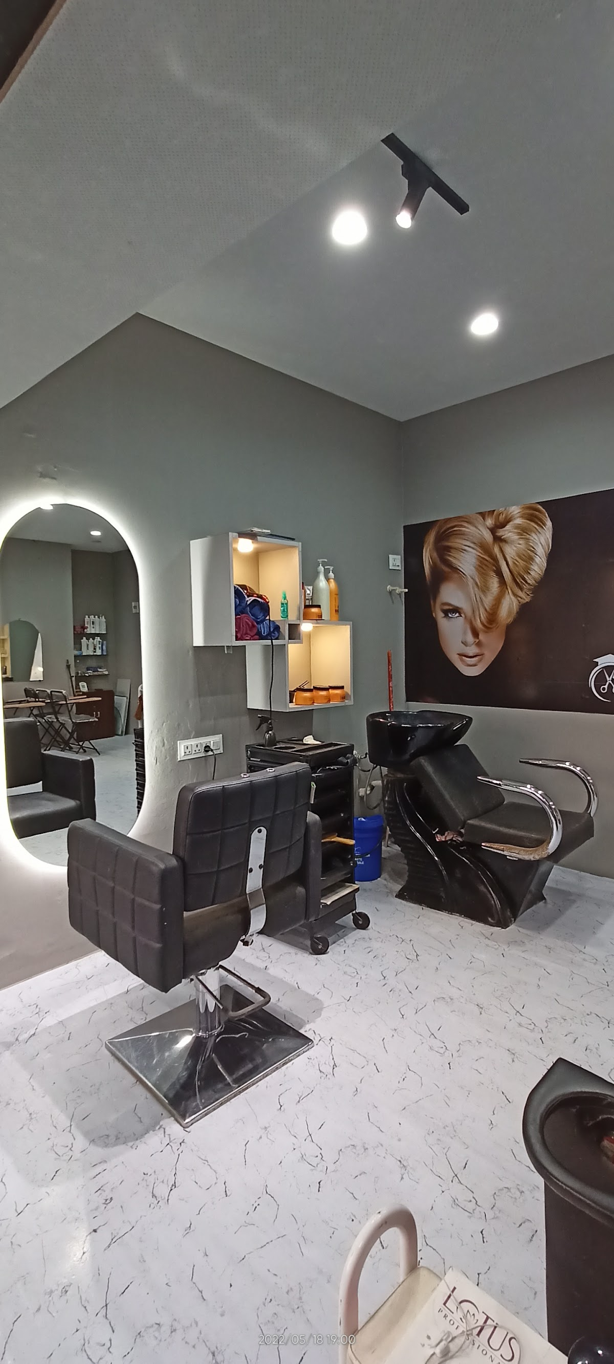 U & Mee Salon Makeup Studio & Academy