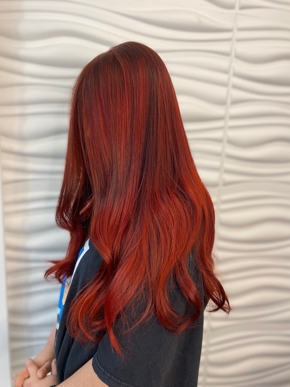Linda Valenzuela Salon