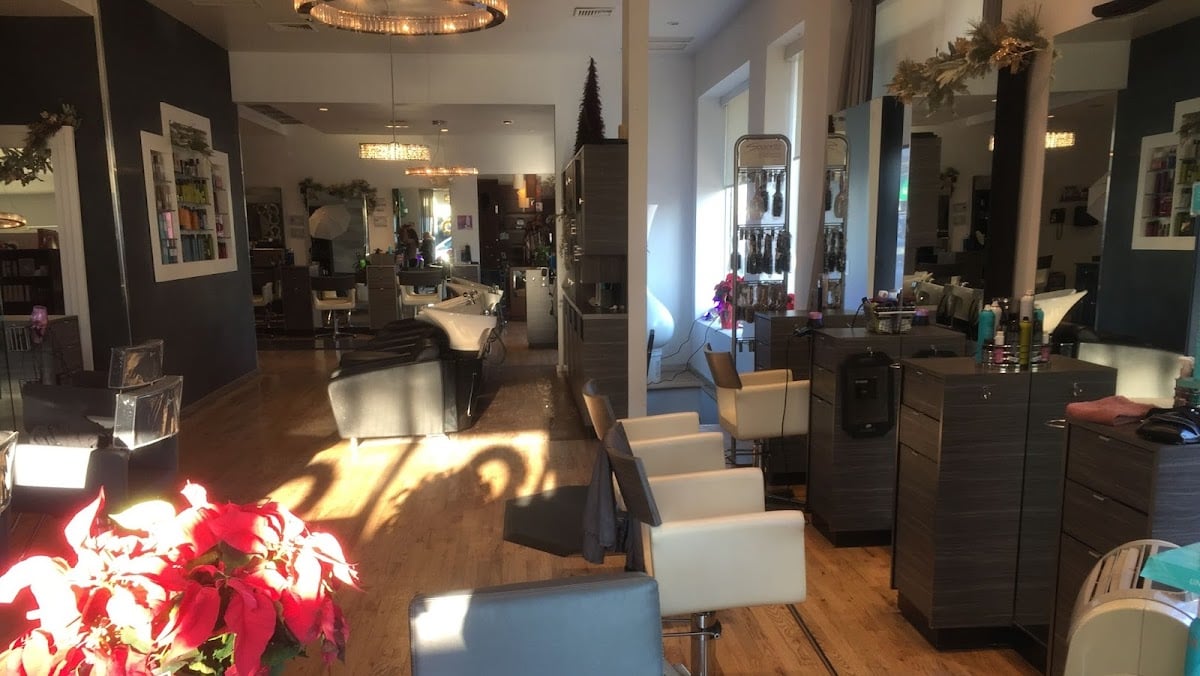 Salon Aqua