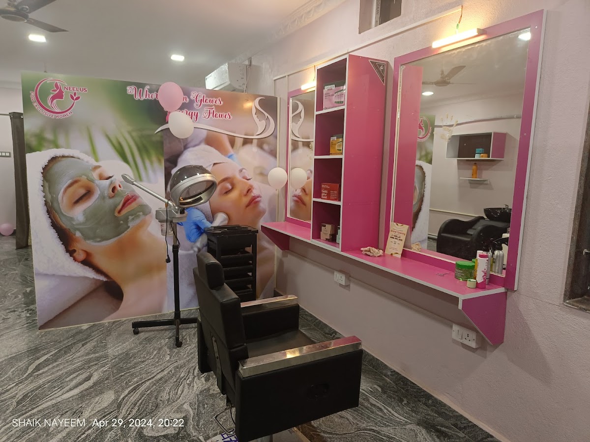 Neelus Briddal Studio and Saloon