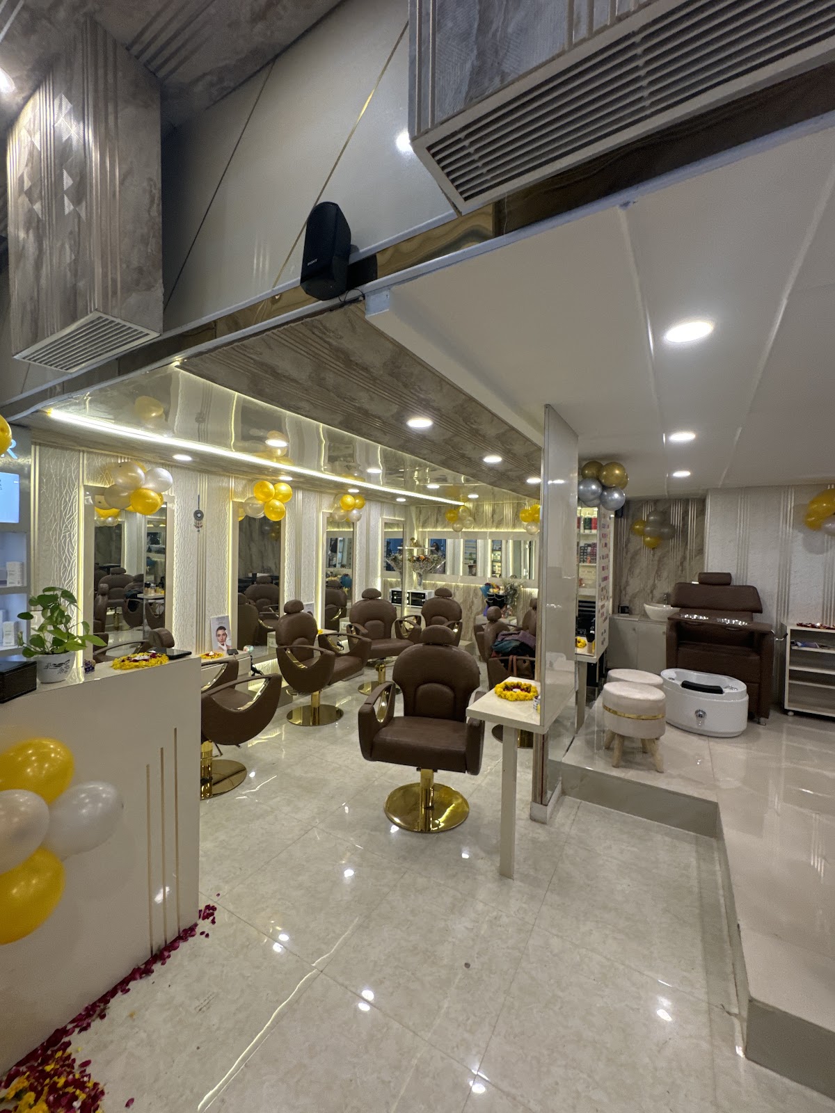 Ashmeeta Unisex Salon