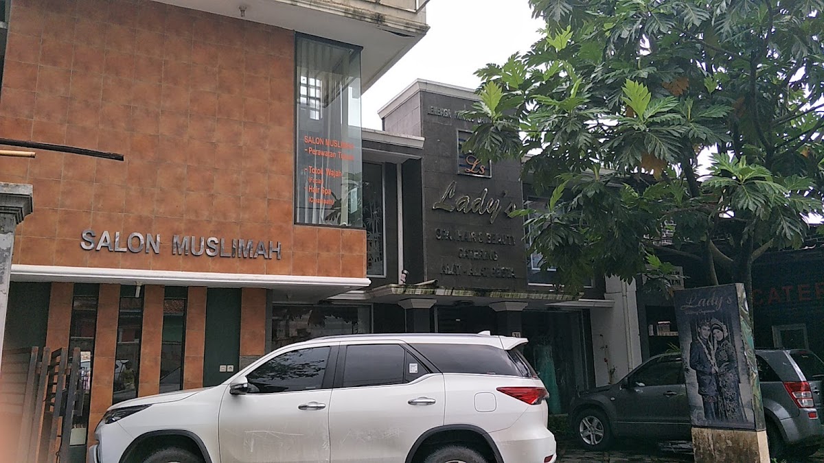 Lady's Salon Catering and Wedding Consultant