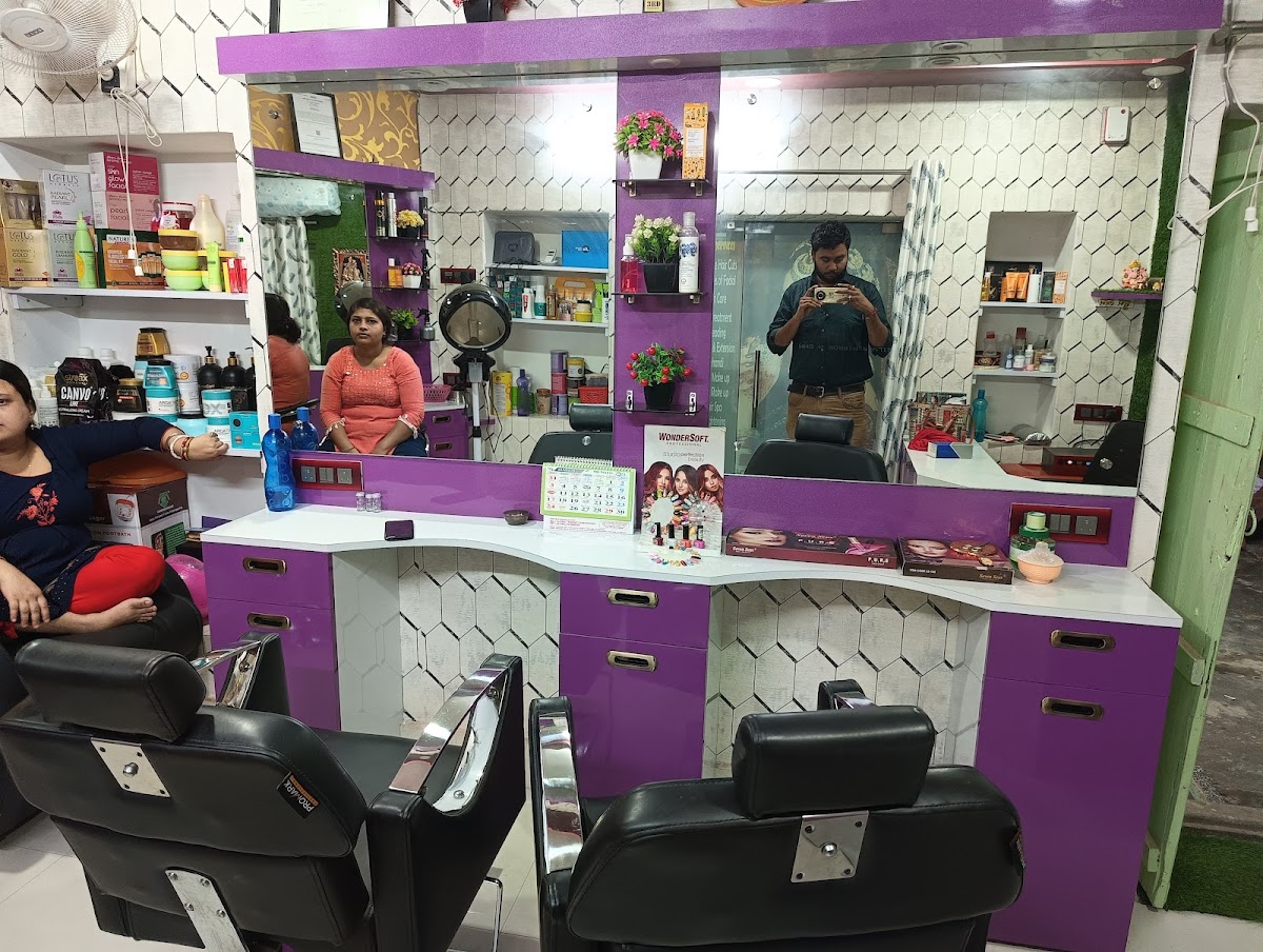 Manisha's Makeover and Beauty Parlour