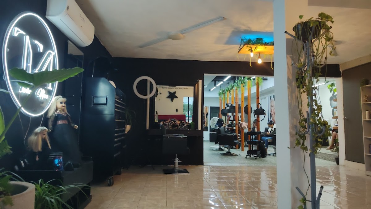 Tadeo Moreno Salon