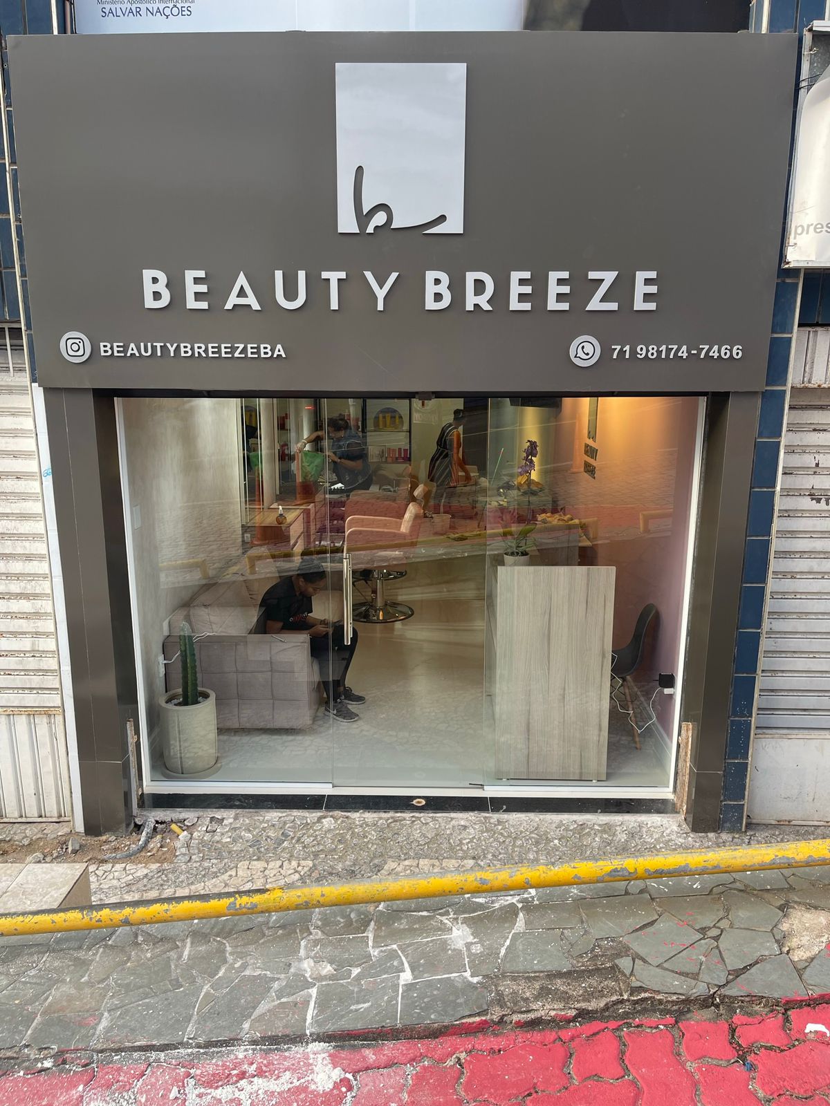 Beauty Breeze