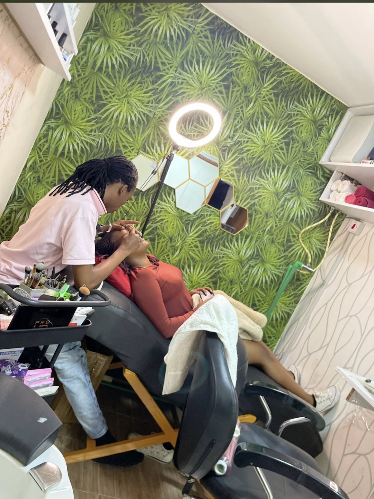 Juiced Beautician Beauty Salon