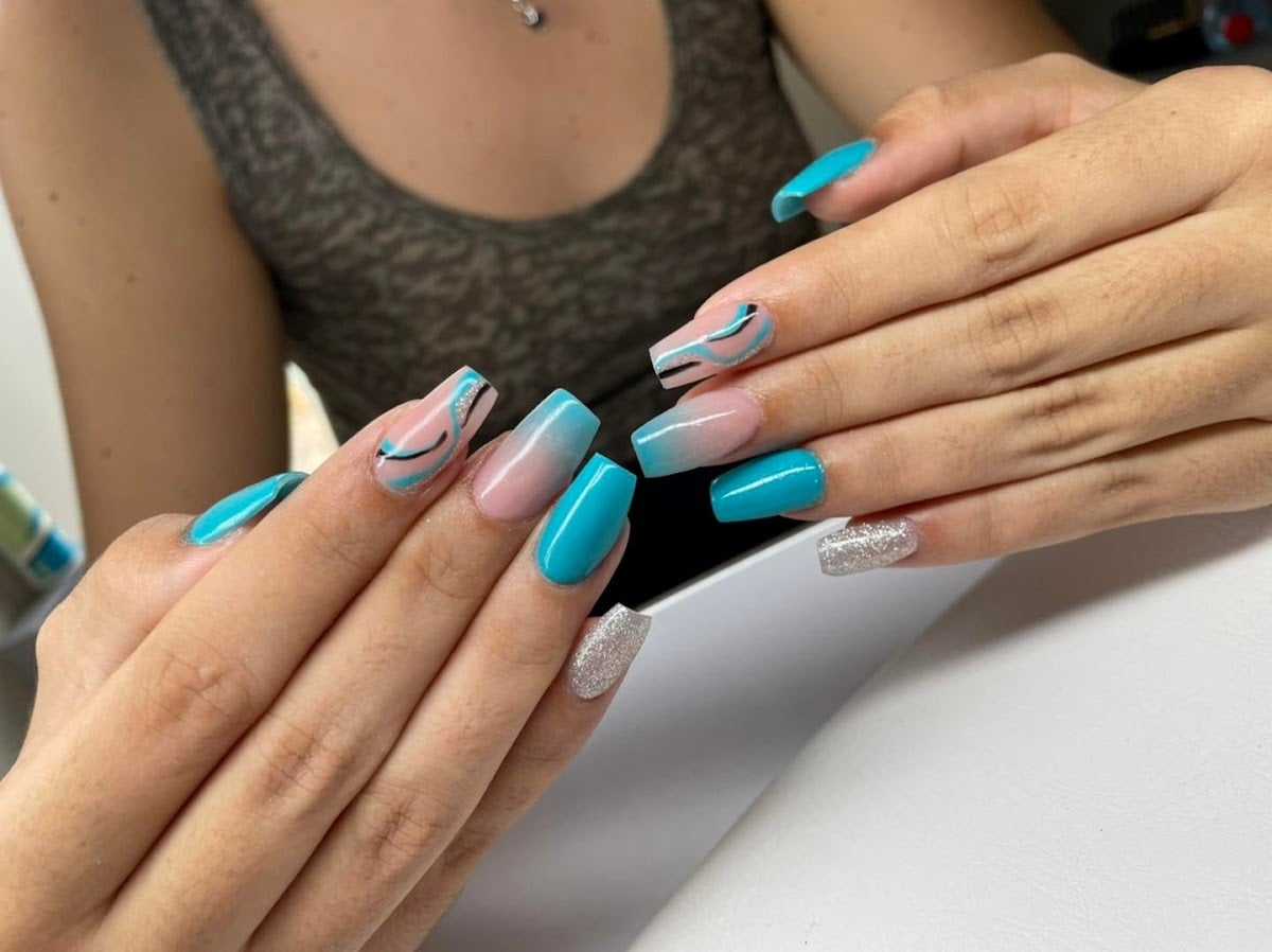 Aux Folies Nails