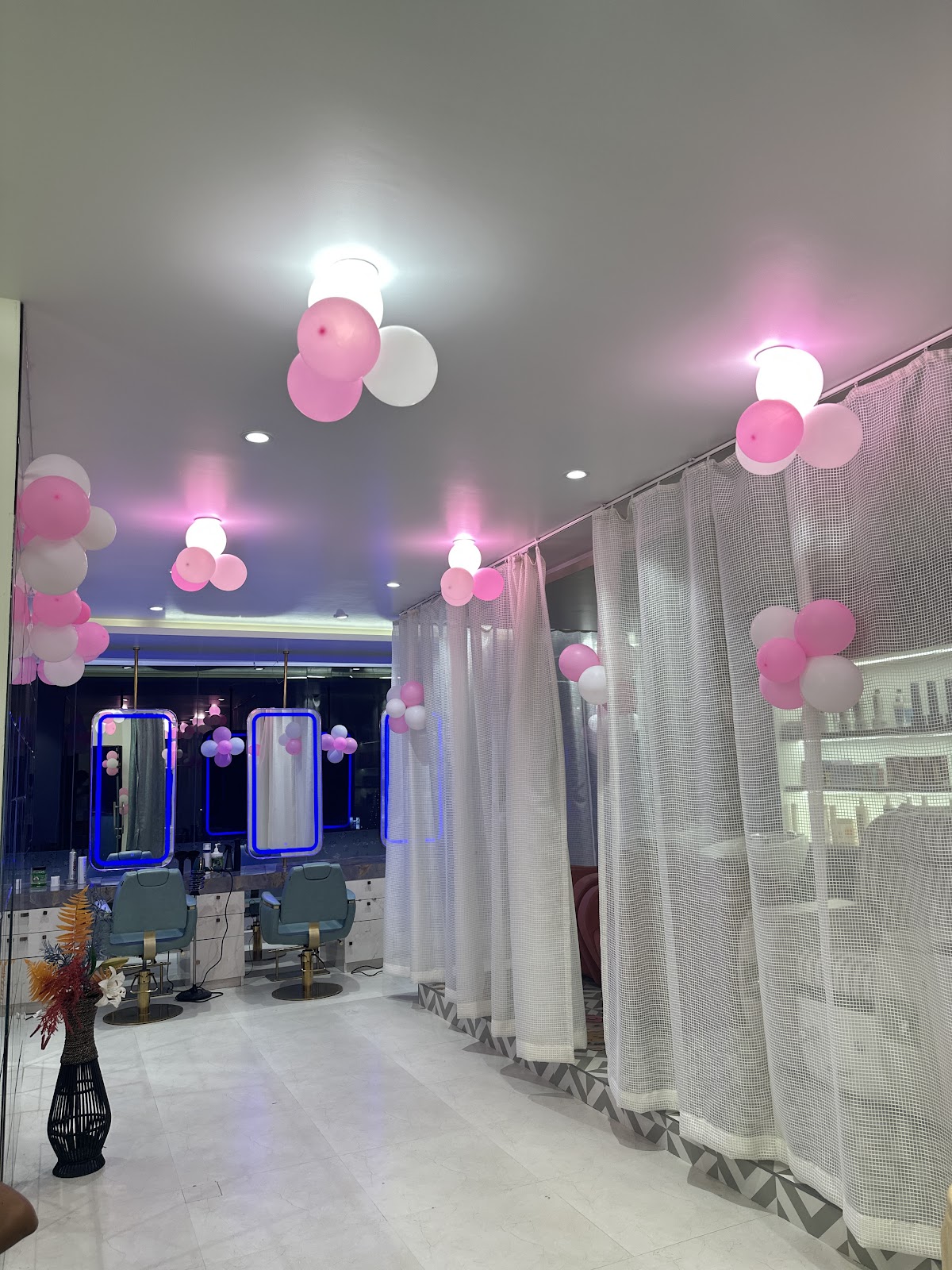 Archies Unisex Salon
